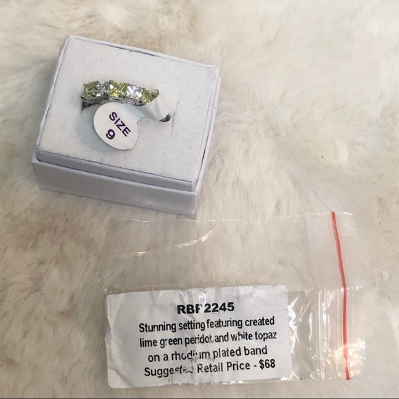 Bomb Party Green Peridot & White Topaz Ring size 9 - Picture 5 of 6
